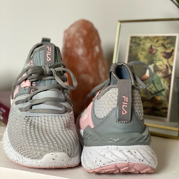 *SOLD*FILA TRAZORO RUNNERS - Picture 2 of 2